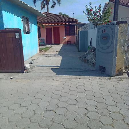 Kitinete Pequena Em Patio Compartilhado Villa Florianópolis Dış mekan fotoğraf